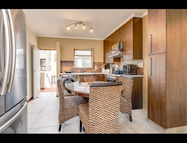 2 BEDROOM APARTMENT FOR SALE IN LONEHILL